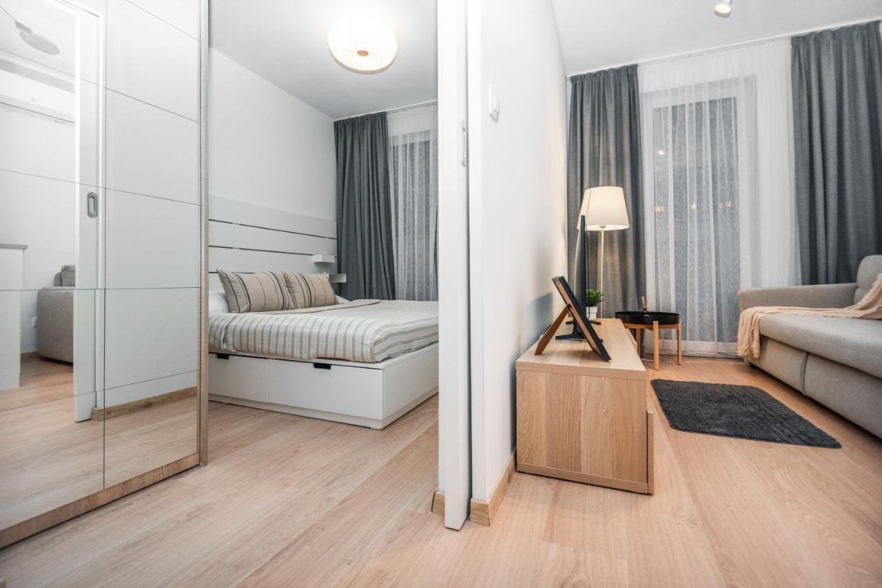 City Center Apartment - Modern & Elegant Bratislava Bagian luar foto