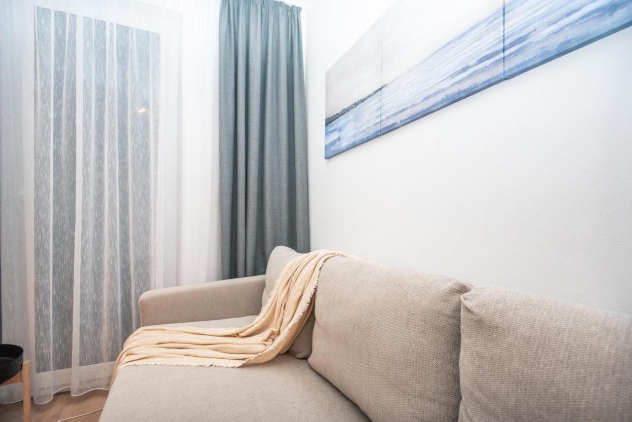 City Center Apartment - Modern & Elegant Bratislava Bagian luar foto
