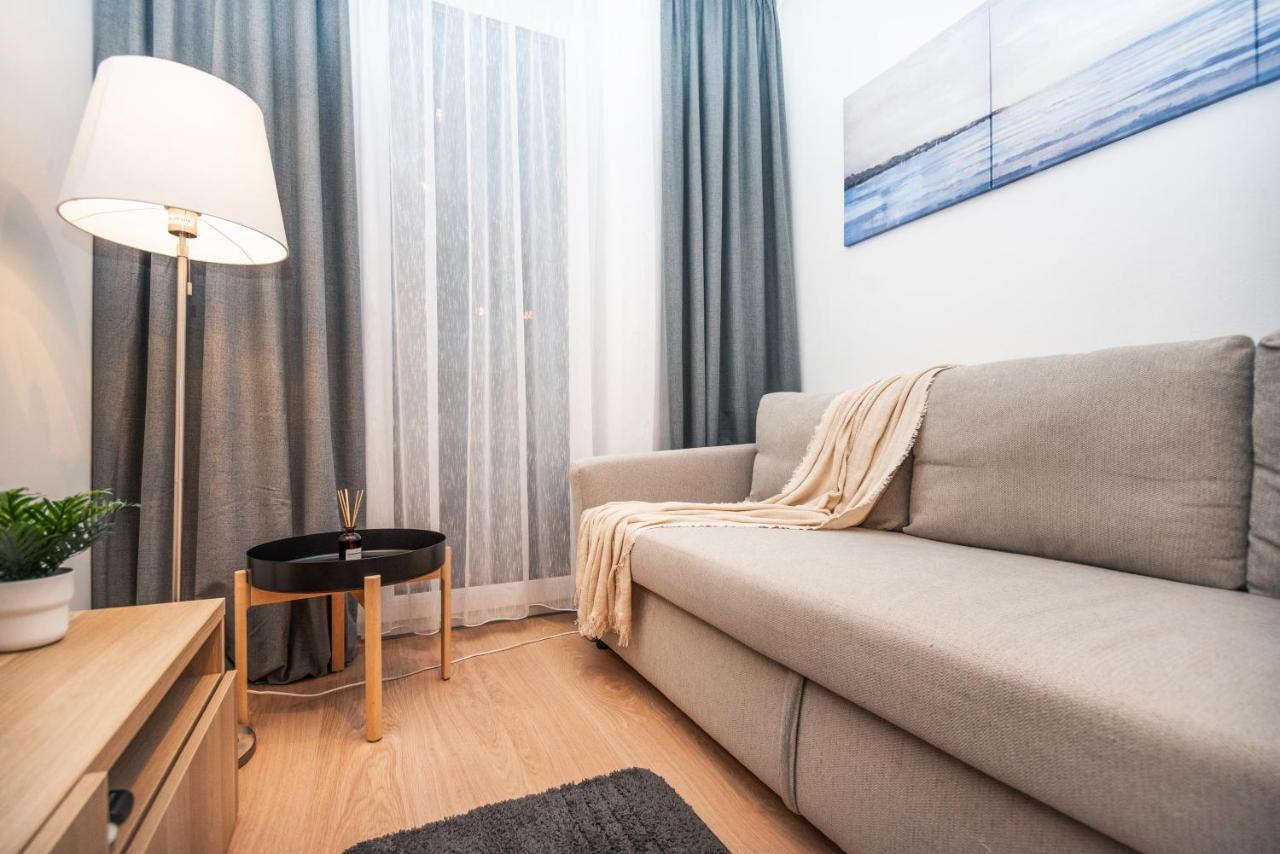 City Center Apartment - Modern & Elegant Bratislava Bagian luar foto